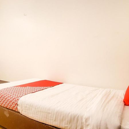 Hotel Oyo Indiraj Guwahati Exterior foto